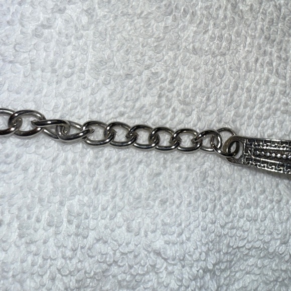 Handcrafted Turtle G clef Bracelet - Picture 4 of 12